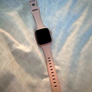 Apple iWatch SE 40mm aluminum with sport band lite pink